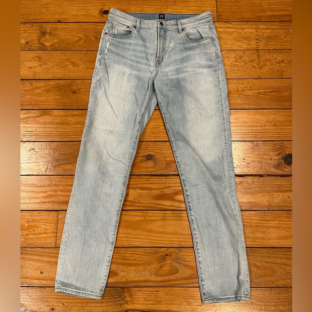 (563) LIGHT BLUE GAP JEANS